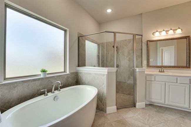 Building Photo - 1651 Sonnet Dr