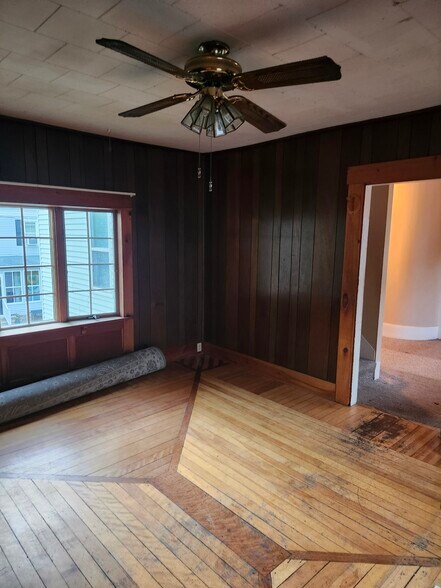 dining room - 323 Village St