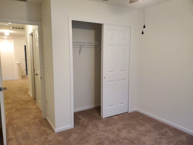 Building Photo - 6085 Greenland Rd