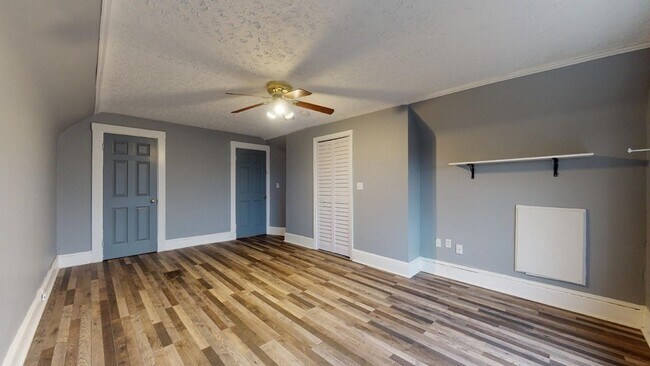 Building Photo - 12 Bentham Rd