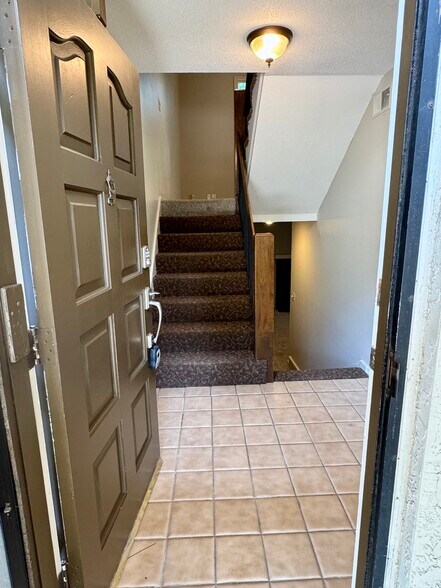 Building Photo - 10211 Cedarbrooke Ln