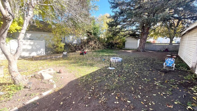 Building Photo - 2583-2585 S 700 E