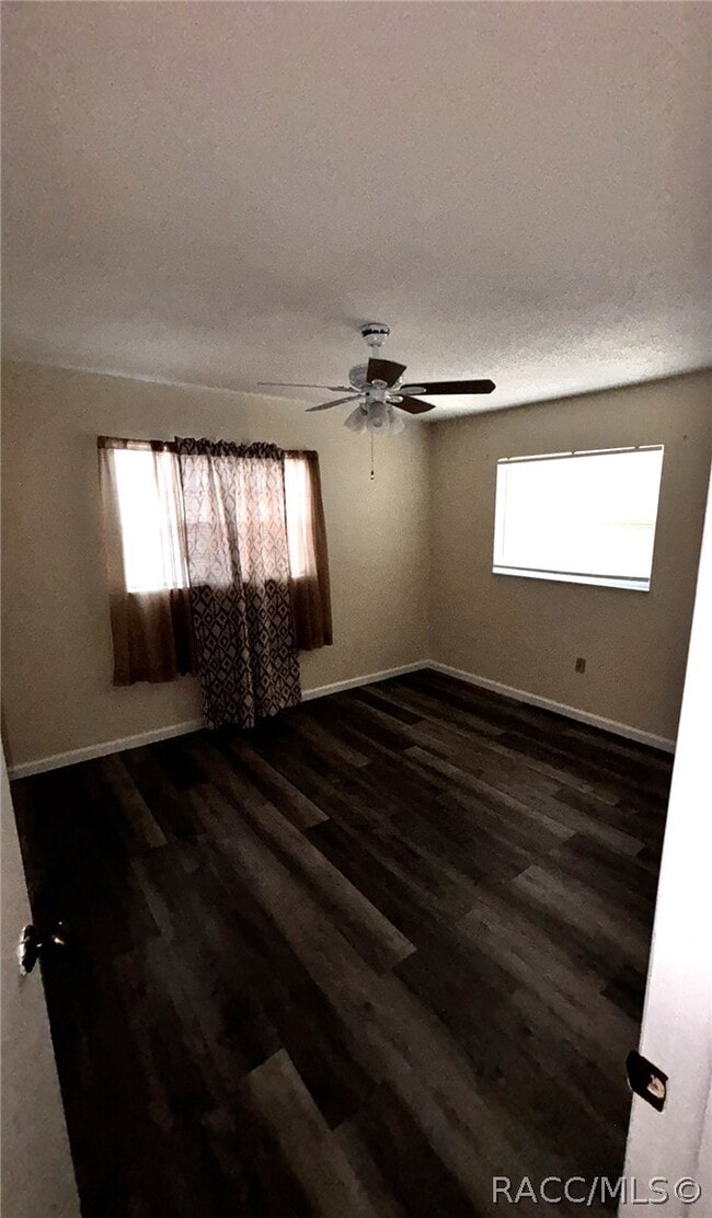 Building Photo - 1134 SE 3rd St