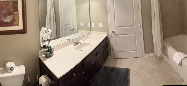 Building Photo - 460 Seven Farms Drive