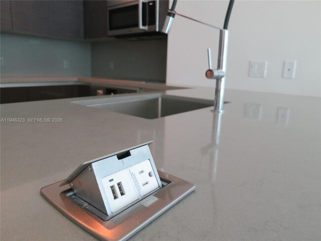 Building Photo - 1080 Brickell Ave