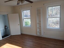 Building Photo - 44 Spring St