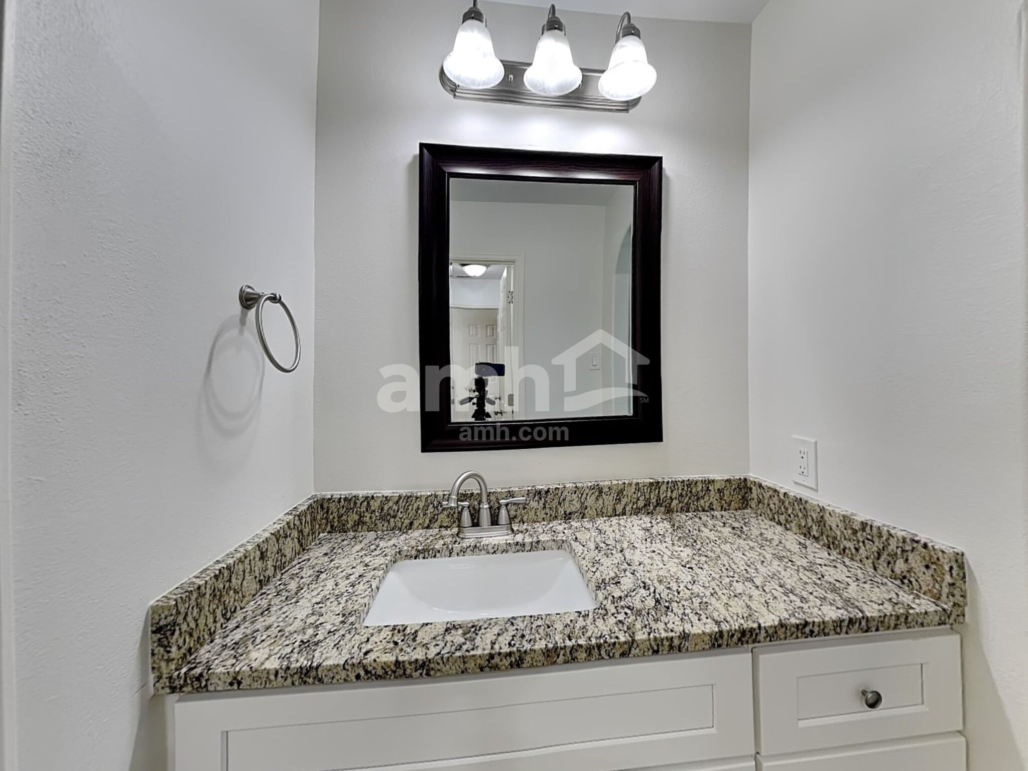 Building Photo - 6434 Tea Tree Dr