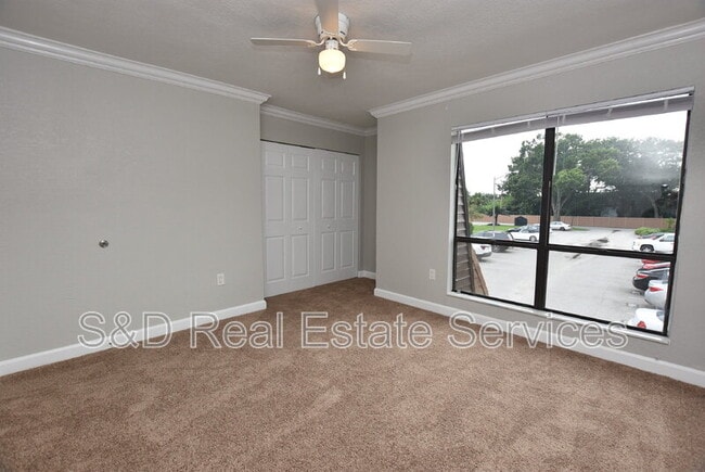 Building Photo - 1836 N Crystal Lake Dr