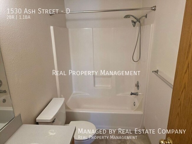 Building Photo - 1530 Ash St