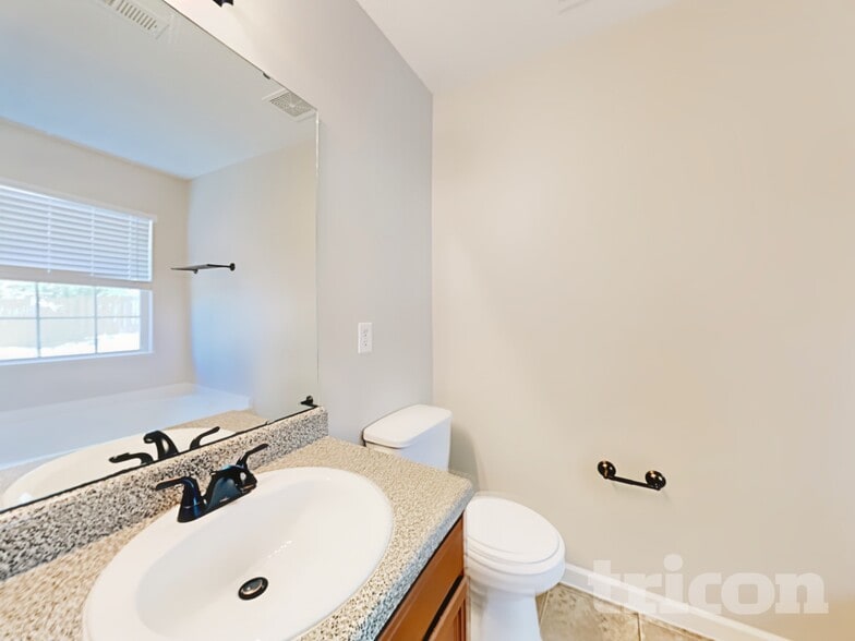 Building Photo - 319 Quiet Grove Ln