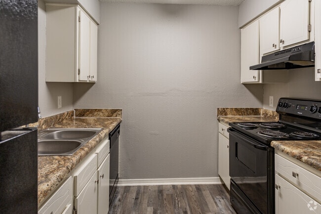 2BR, 1.5BA - 1065SF - Vines at Adams