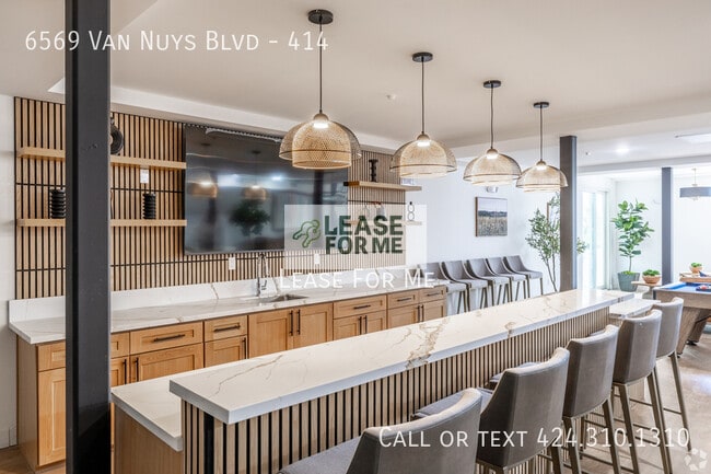 Building Photo - 14526 Kittridge St