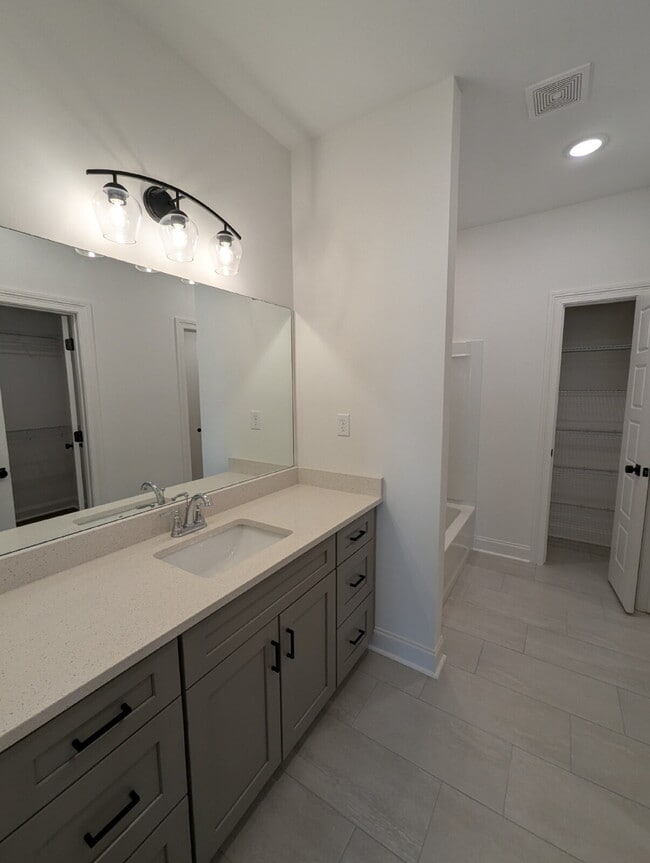 Building Photo - 514 Mdw Crst Cir