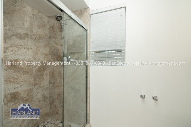 Building Photo - 2401 Sagebrush Ct
