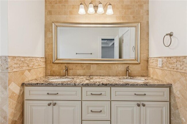 Building Photo - 2275 Eagle Pointe Ct NW