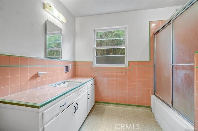 Building Photo - 2007 Glenneyre St