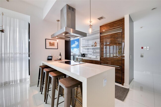 Building Photo - 1100 Biscayne Blvd