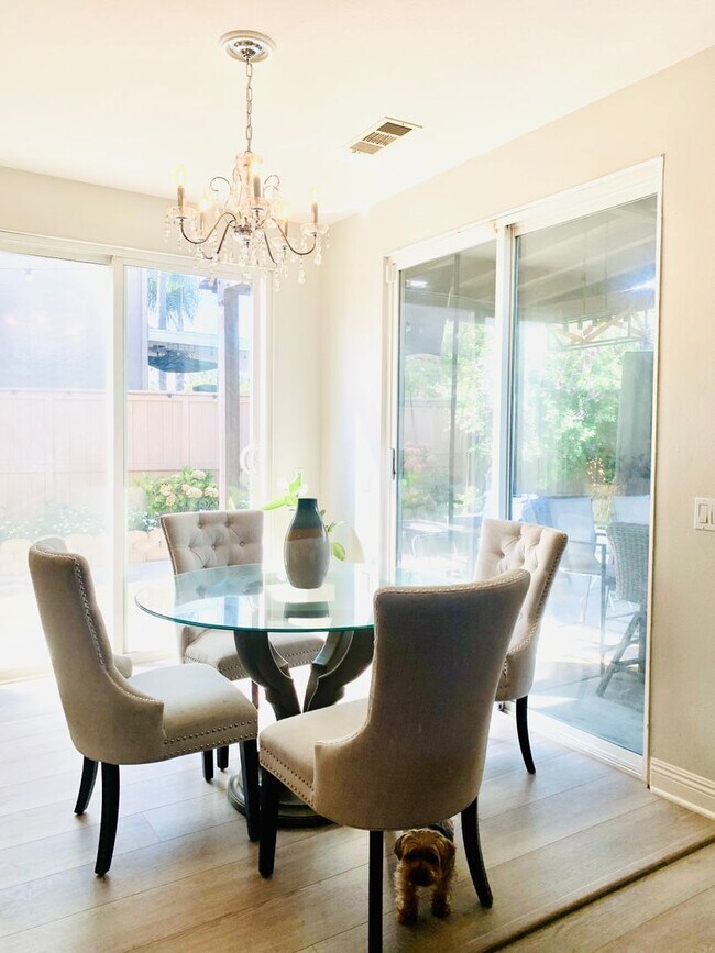 Building Photo - ***GORGEOUS 4BD/2.5BA HOUSE AVAILABLE IN O...