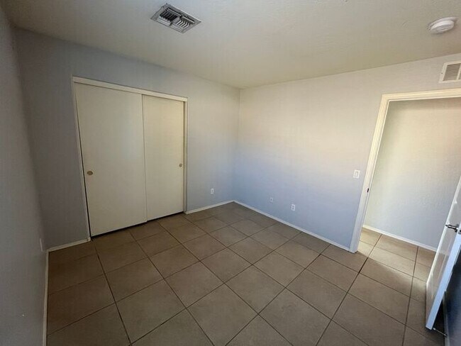 Building Photo - COMING SOON! Gorgeous 3 Bed 2 Bath in Buck...