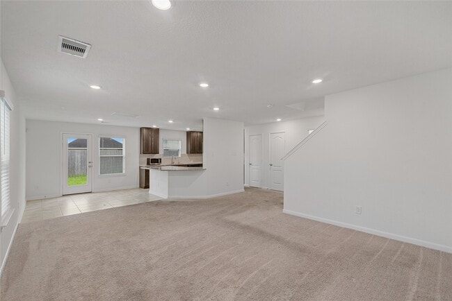 Building Photo - 647 Ash Mill Dr