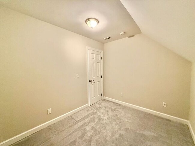 Building Photo - 9412 Springdale Dr