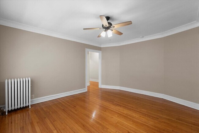 Building Photo - 811 Dobson St