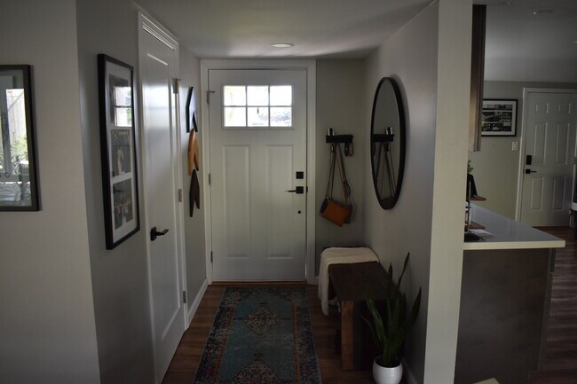 Building Photo - 6671 Jackson Dr