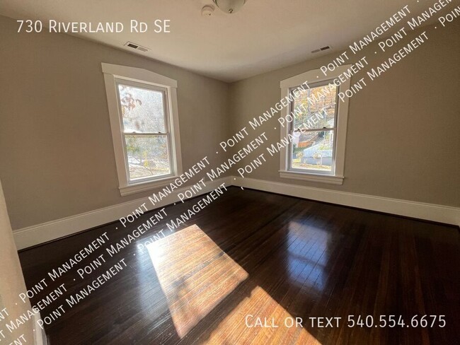 Building Photo - 730 Riverland Rd SE