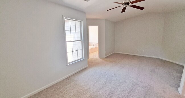 Building Photo - 3 Bed / 2 Full and 2 Half Bath Single Family Townhome