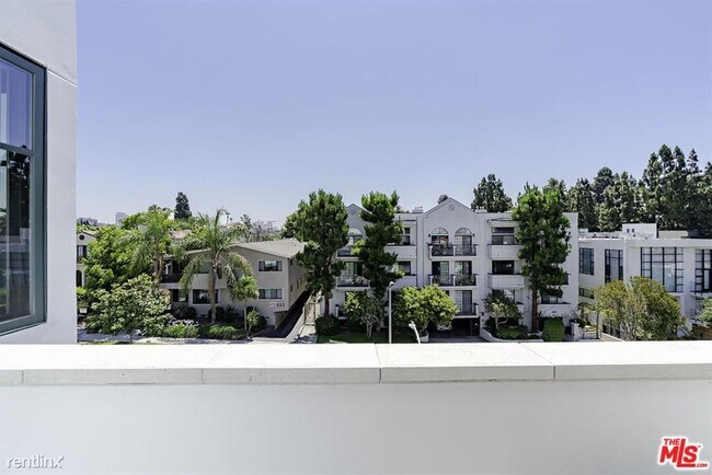Building Photo - 3 br, 3 bath Condo - 859 S Lucerne Blvd Ap...