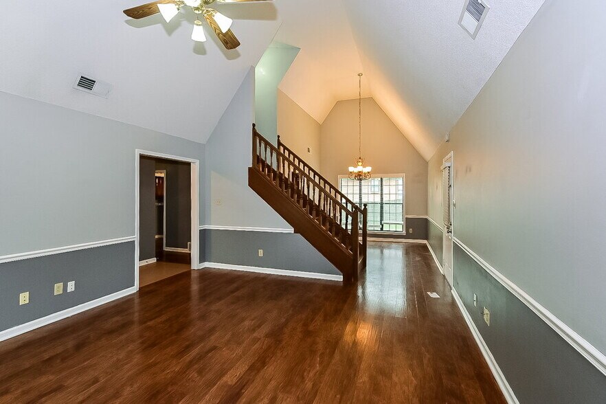 Building Photo - 6744 Blue Spruce Dr