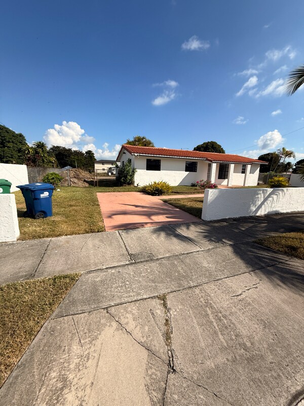 Building Photo - 17855 SW 105th Ave