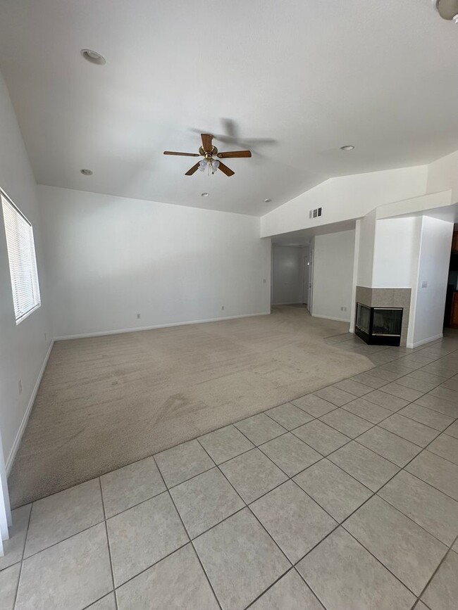 Building Photo - 3 bedroom, 2 bath in Copper Hills