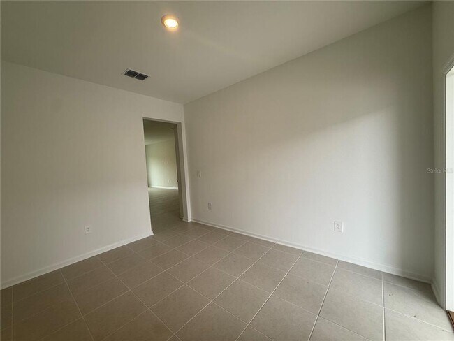 Building Photo - 3061 Chromatic St