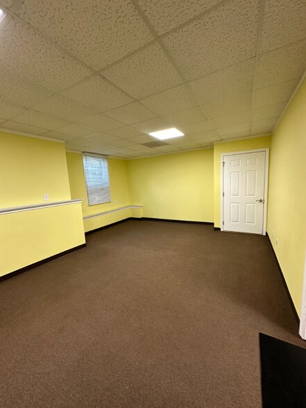 Building Photo - 1675 Old Nelson Rd