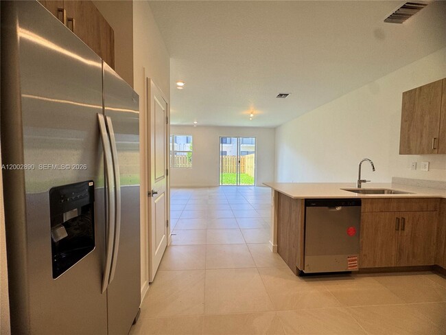 Building Photo - 178 NE 14th St