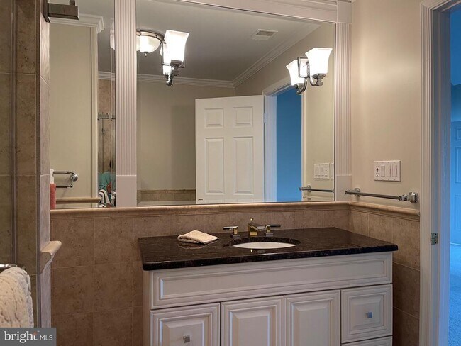 Building Photo - 9715 Whitley Park Pl