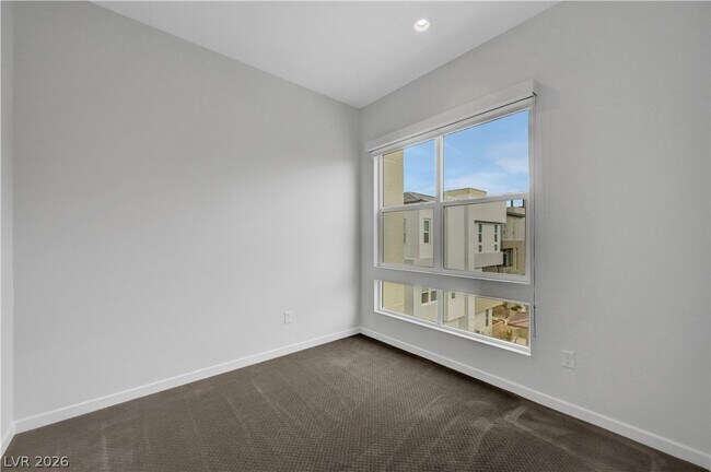 Building Photo - 3348 Esker Rdg Ave