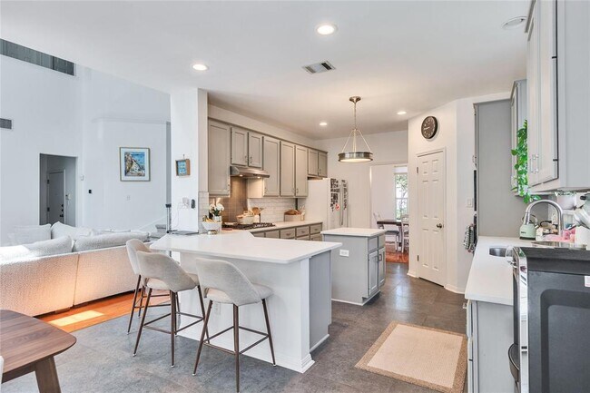 Building Photo - 308 Chesapeake Bay Ln S