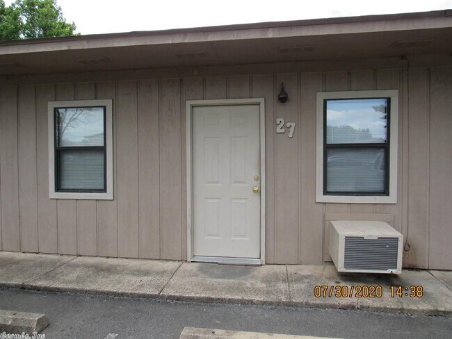 Primary Photo - 1313 McNutt Rd