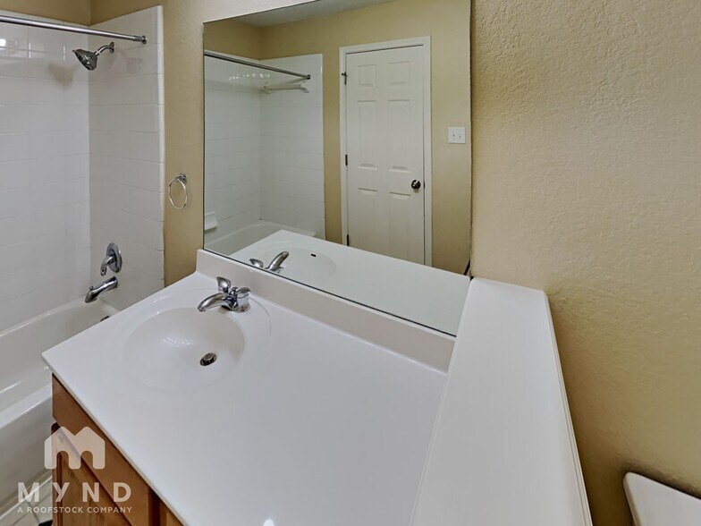 Building Photo - 8930 Wolff Vista