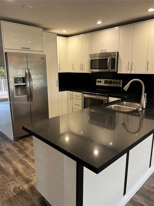 Building Photo - 2713 Sherman St