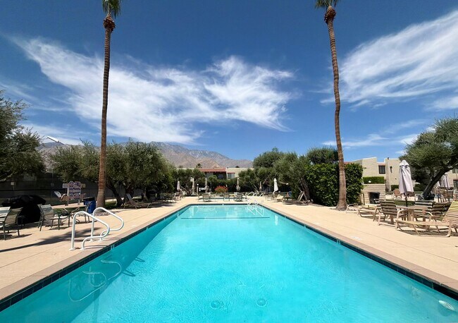 Building Photo - AVAILABLE NOW!! 1 Bedroom 1 Bathroom Condo in Palm Springs!