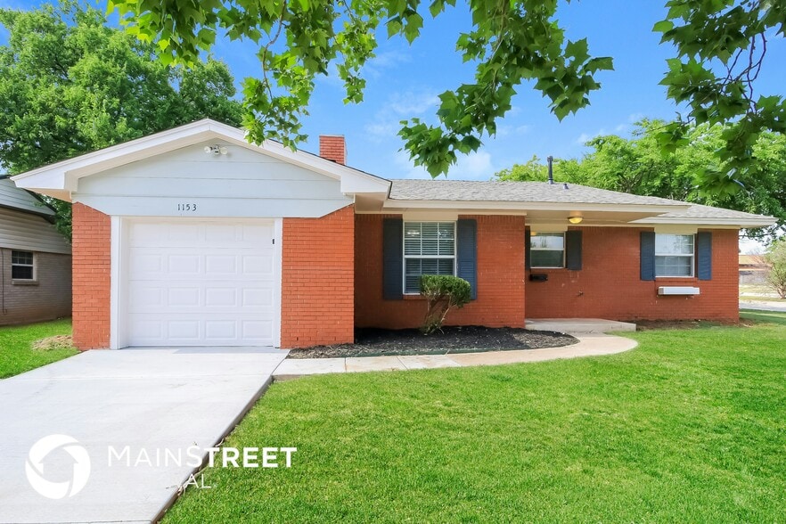 Primary Photo - 1153 Elmhurst St