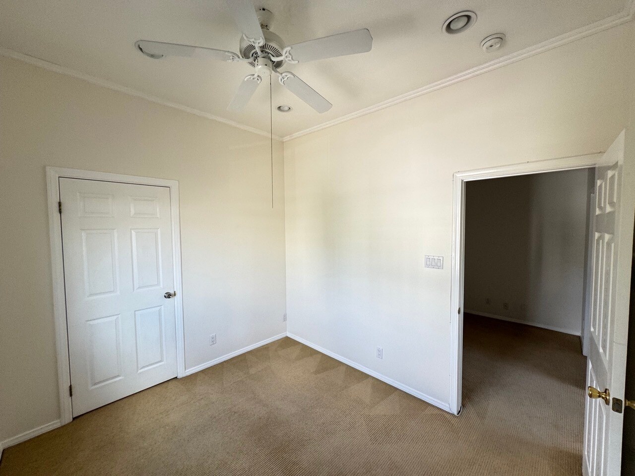 Building Photo - 1341 N Bronson Ave