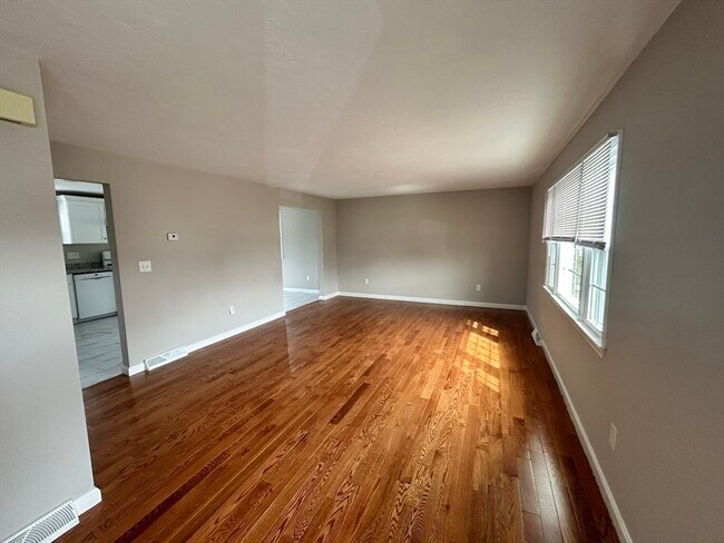 Building Photo - 38 Reservoir St