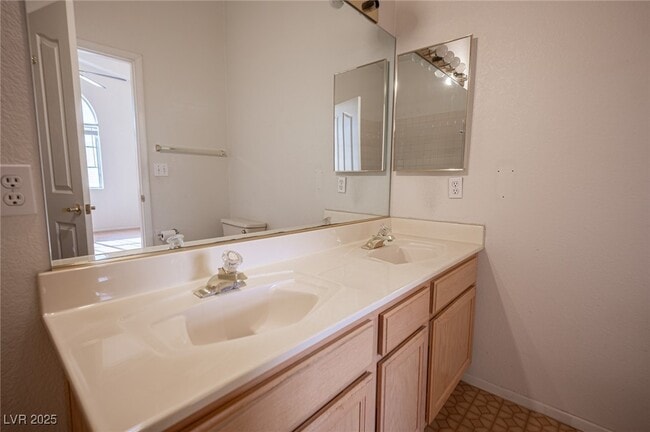 Building Photo - 8301 Boseck Dr