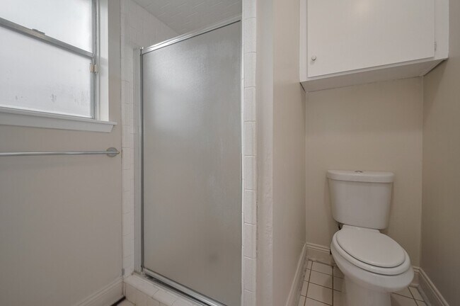 Building Photo - 8119 La Roche Ln
