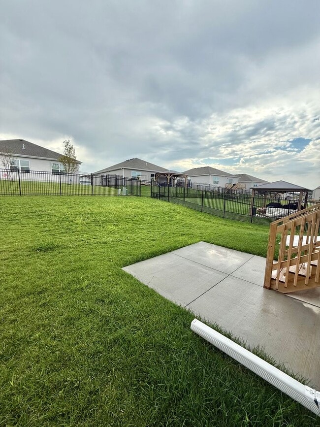 Building Photo - 10809 S 178th Ave