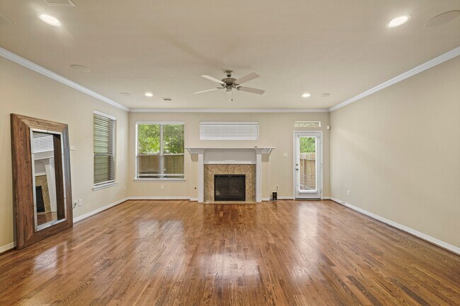Building Photo - 1121 Beall Landing Ct